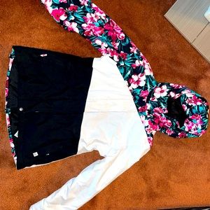 Women’s Aperture Snowboard Jacket. Size medium. Gently used, great condition.